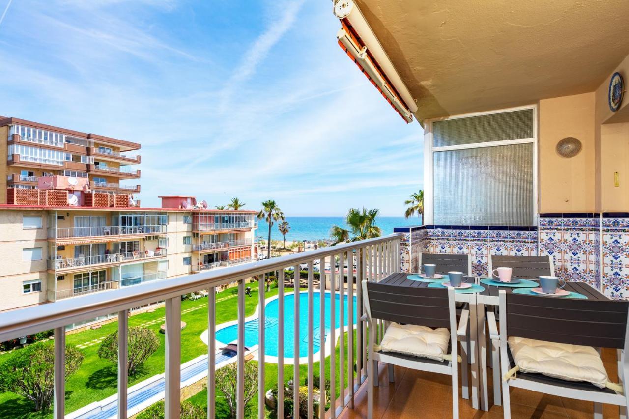 Beachfront Seaview Apartment In Los Boliches By Costarentals - Ref 141 Фуeнхирола Екстериор снимка