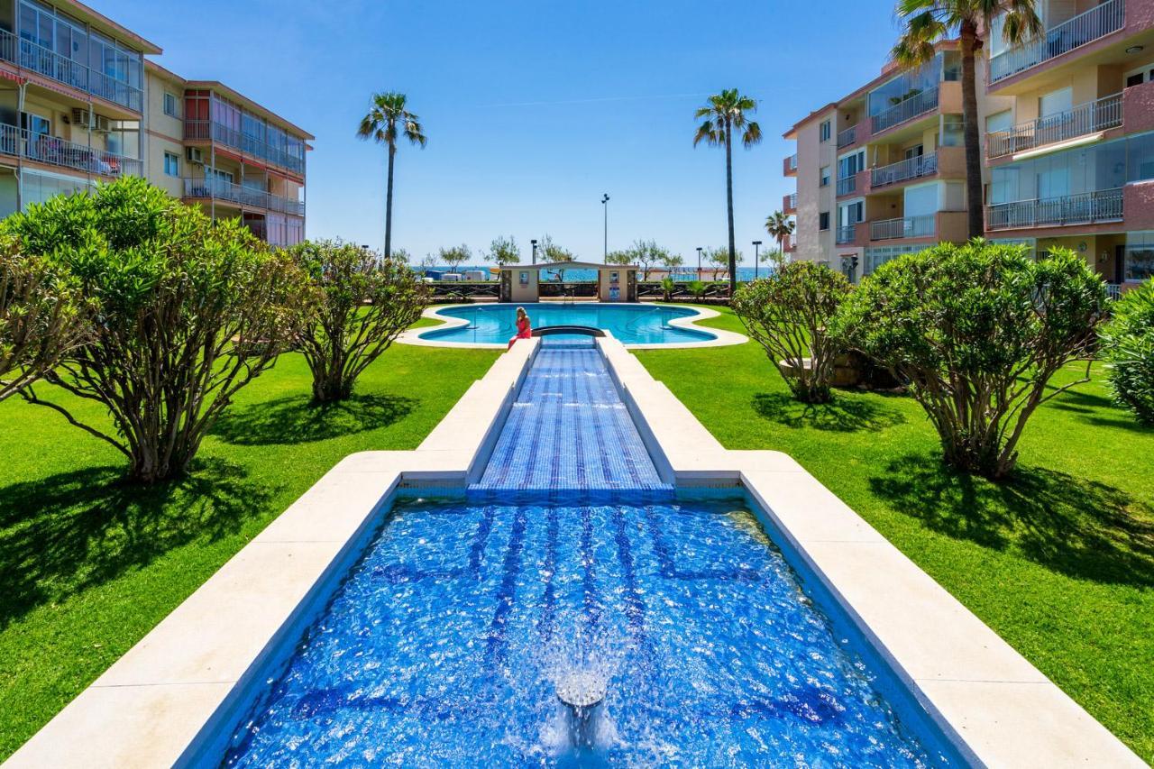 Beachfront Seaview Apartment In Los Boliches By Costarentals - Ref 141 Фуeнхирола Екстериор снимка